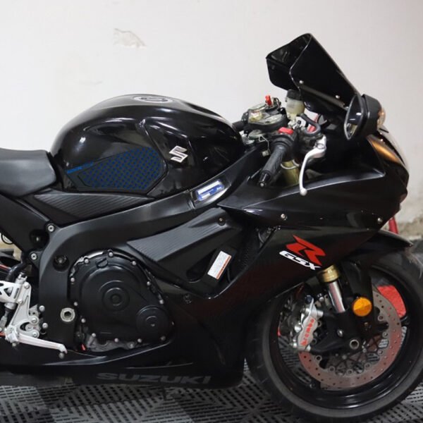 Gas Fuel Tank Pad Traction Side Knee Grip For GSXR600 GSXR750 2011-2019